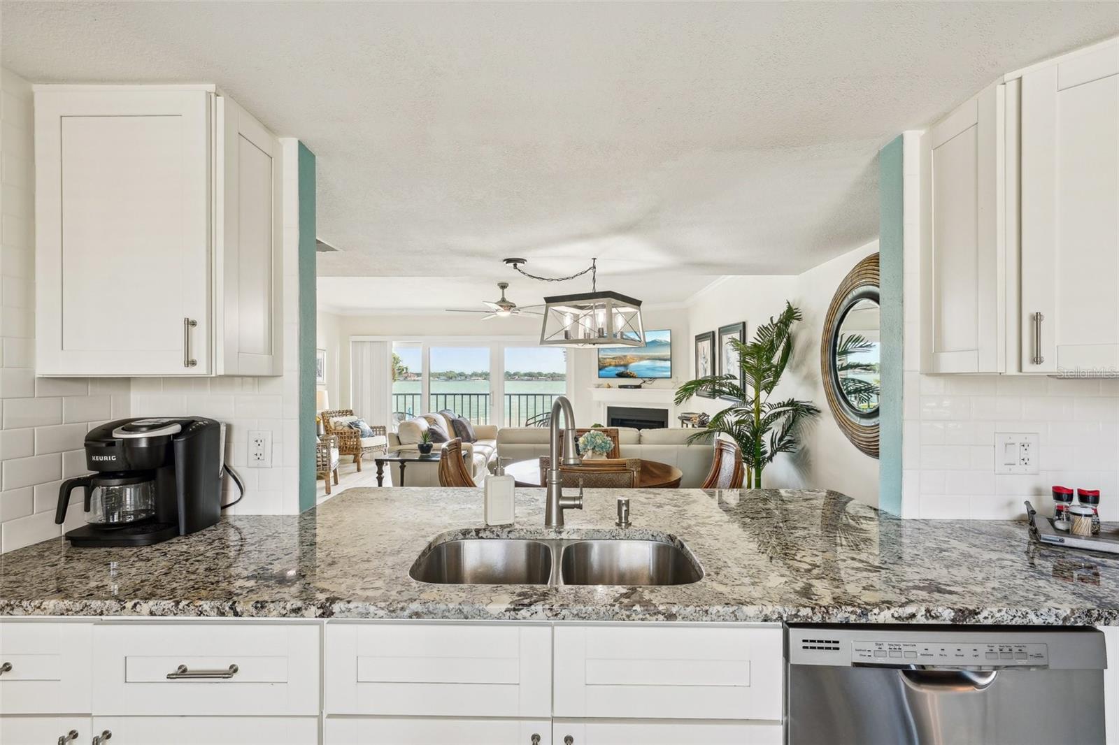 7520 SUNSHINE SKYWAY LN S #T18, ST PETERSBURG, FL, 33711