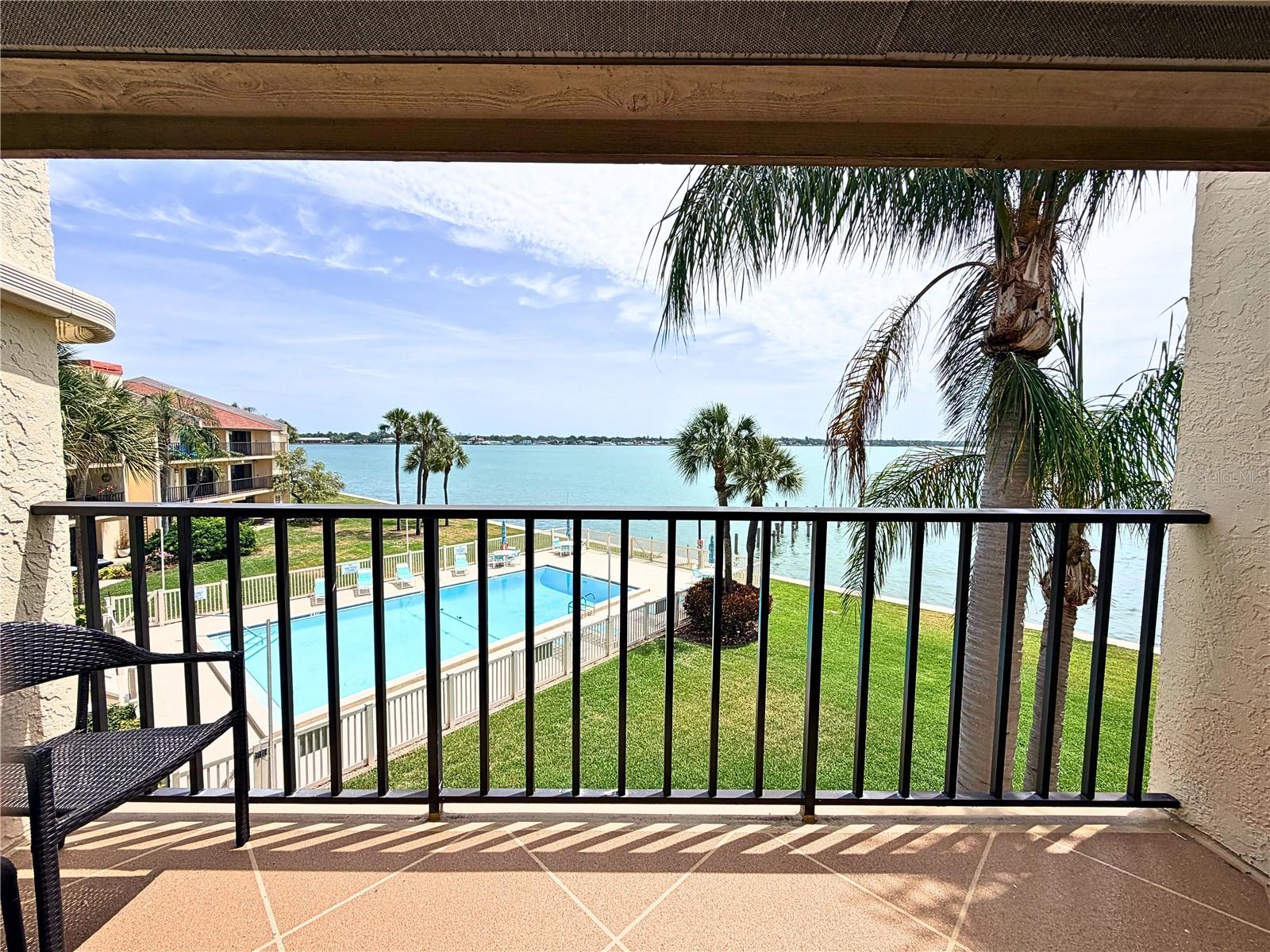 7520 SUNSHINE SKYWAY LN S #T18, ST PETERSBURG, FL, 33711
