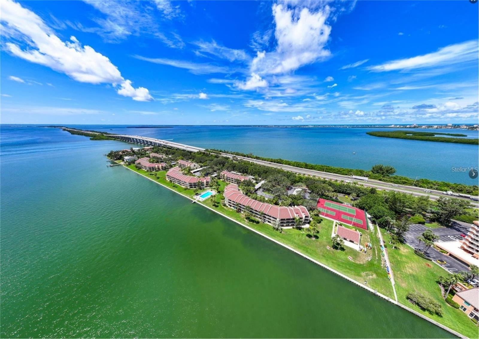 7520 SUNSHINE SKYWAY LN S #T18, ST PETERSBURG, FL, 33711