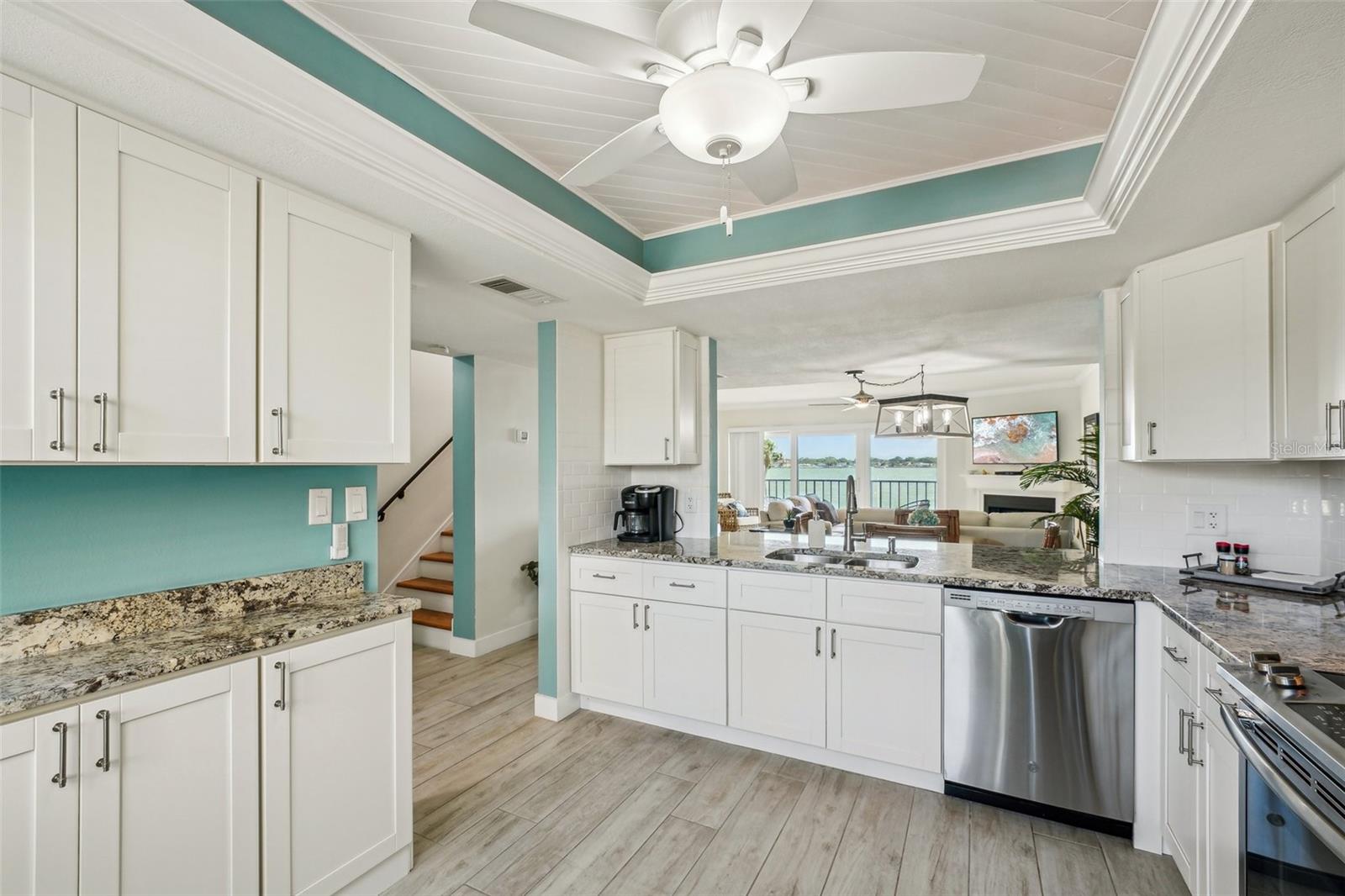 7520 SUNSHINE SKYWAY LN S #T18, ST PETERSBURG, FL, 33711