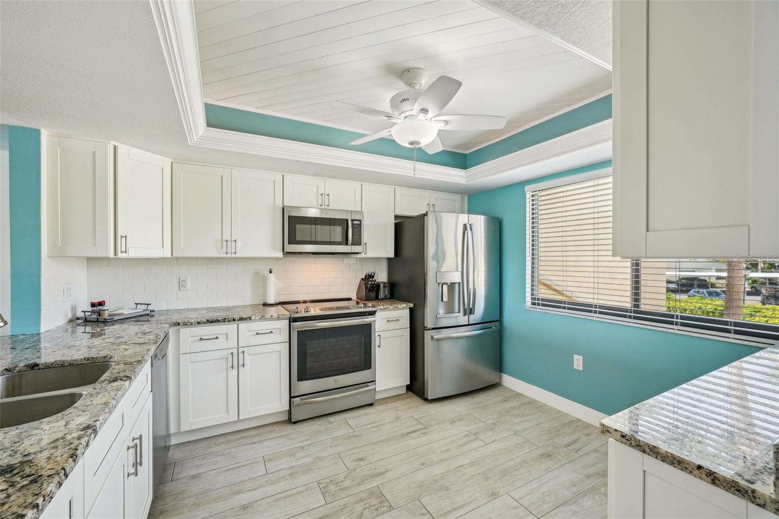 7520 SUNSHINE SKYWAY LN S #T18, ST PETERSBURG, FL, 33711