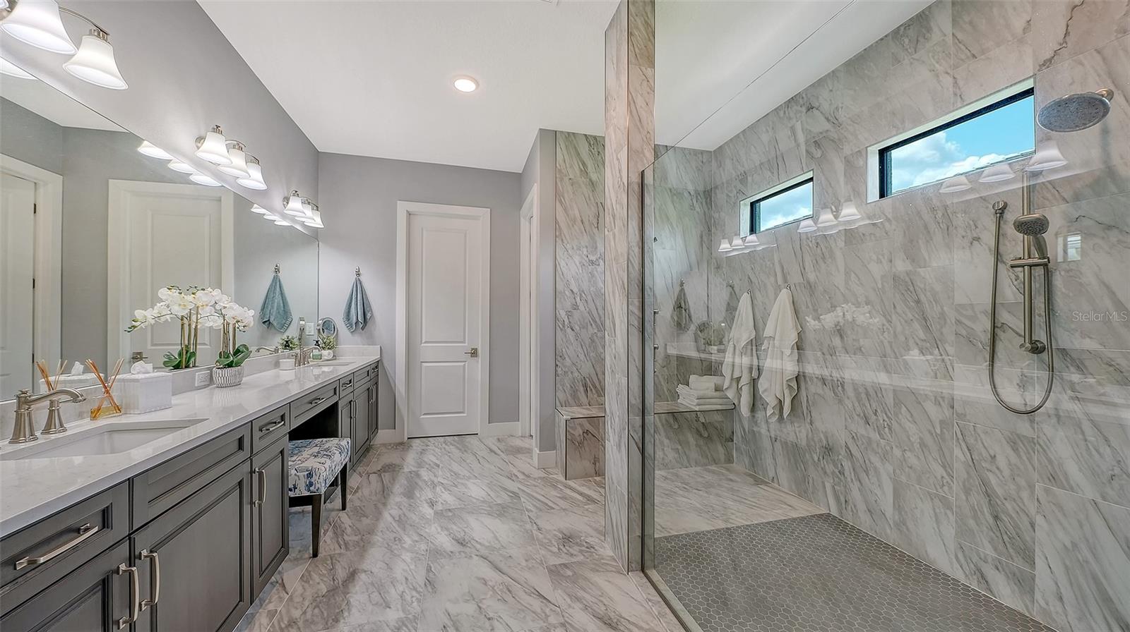 5018 SURFSIDE CIR, LAKEWOOD RANCH, FL, 34211