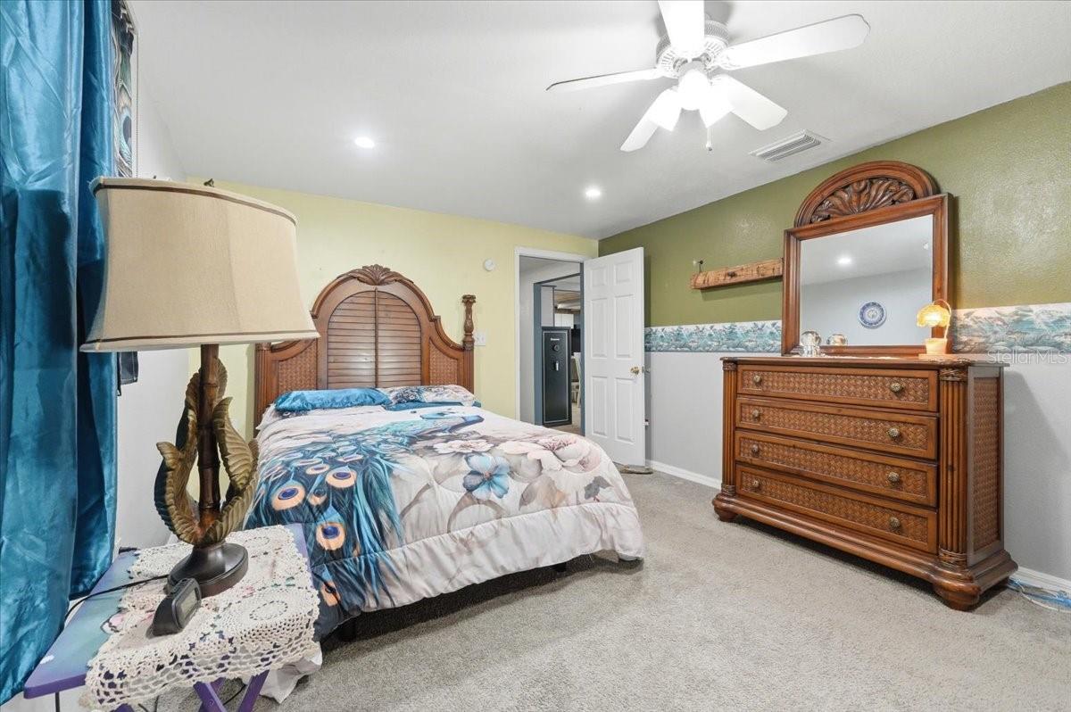 1240 ALLIGATOR ALY, HAINES CITY, FL, 33844