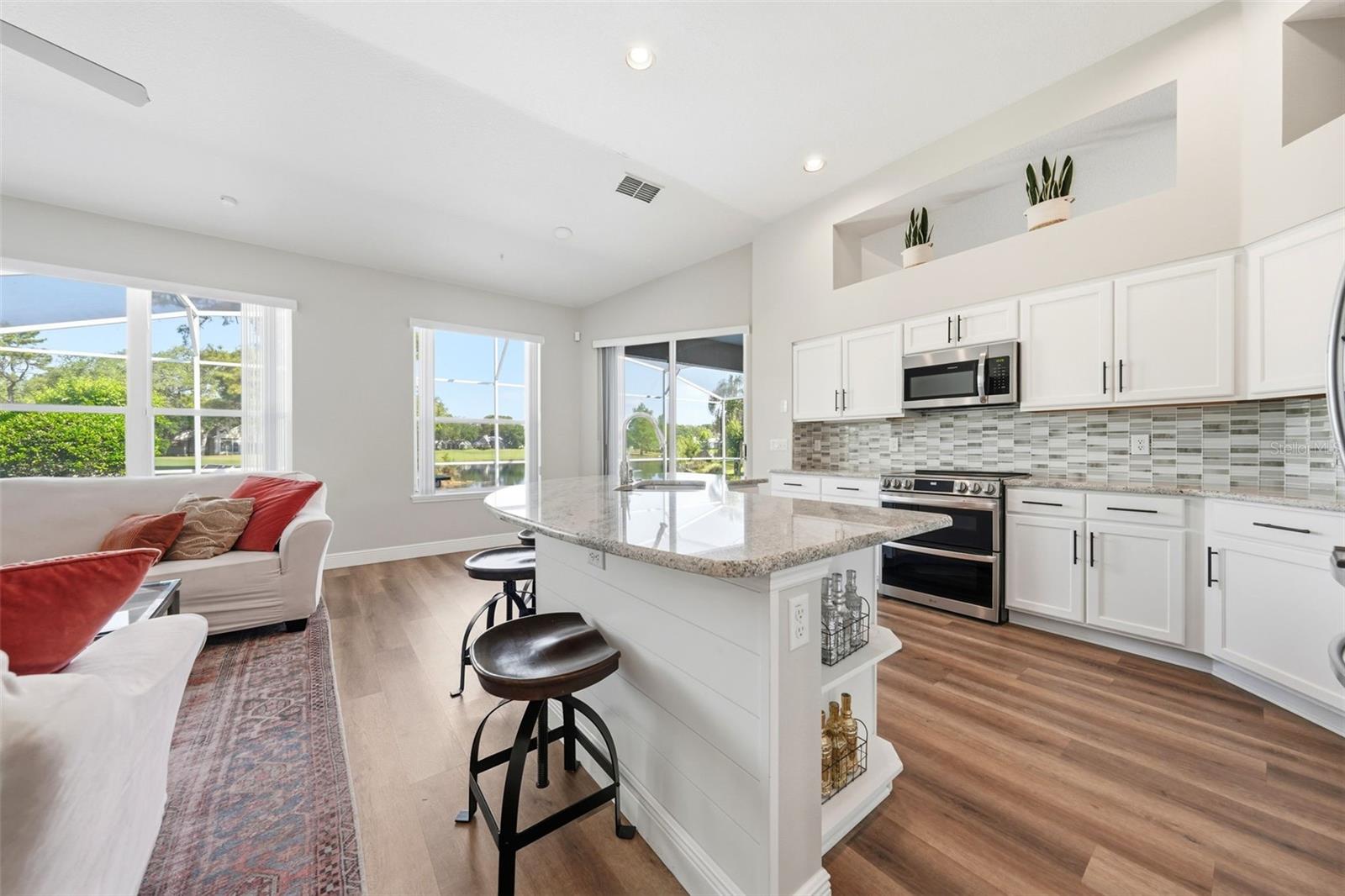 1941 CITRUS CT, MOUNT DORA, FL, 32757