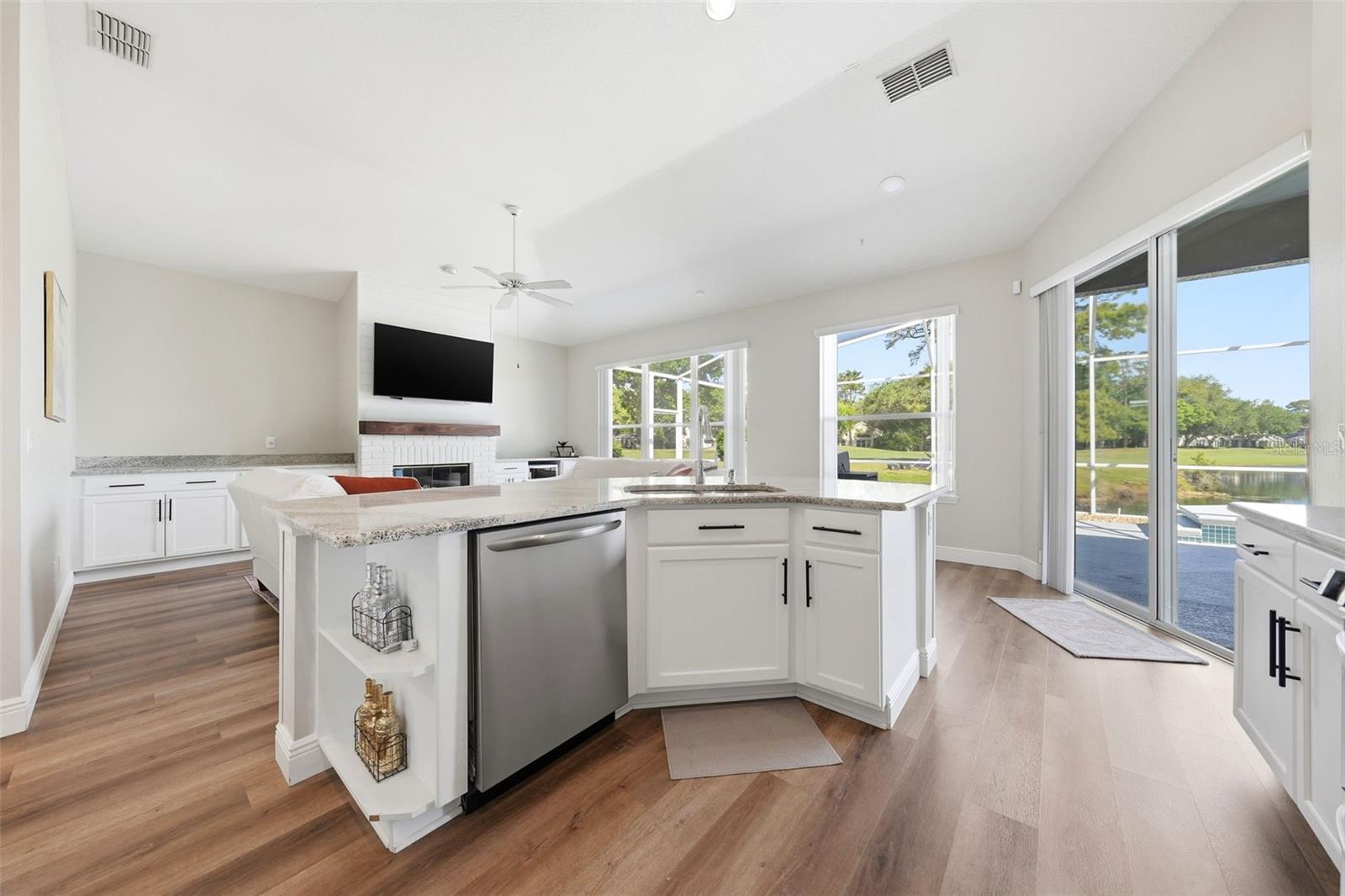 1941 CITRUS CT, MOUNT DORA, FL, 32757