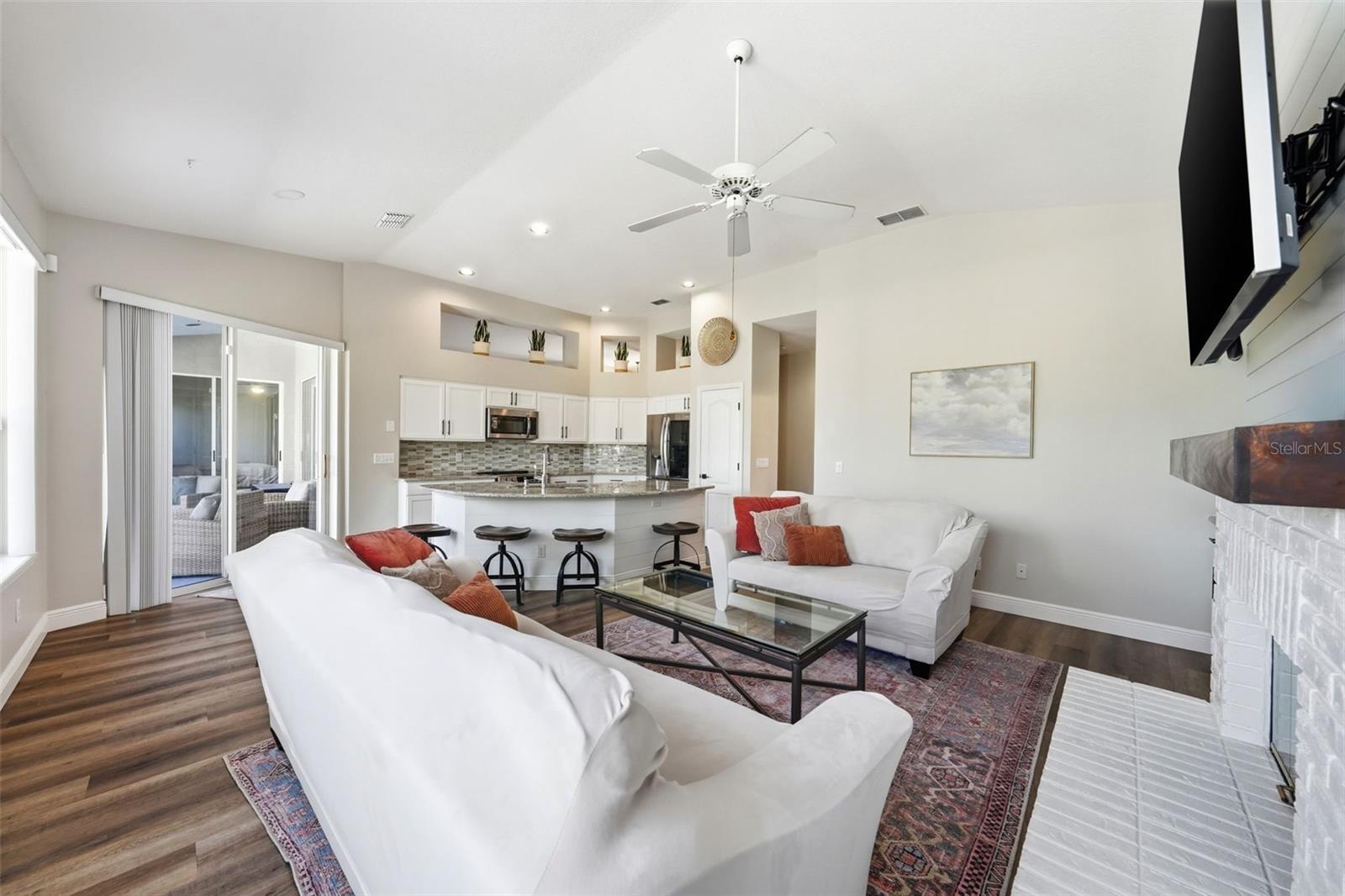 1941 CITRUS CT, MOUNT DORA, FL, 32757