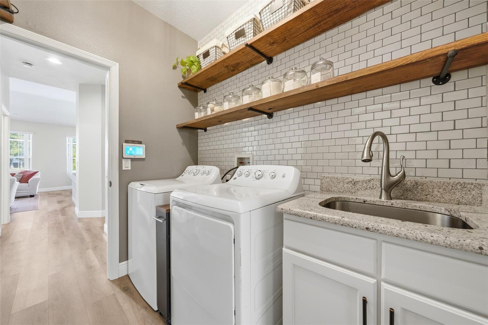 1941 CITRUS CT, MOUNT DORA, FL, 32757