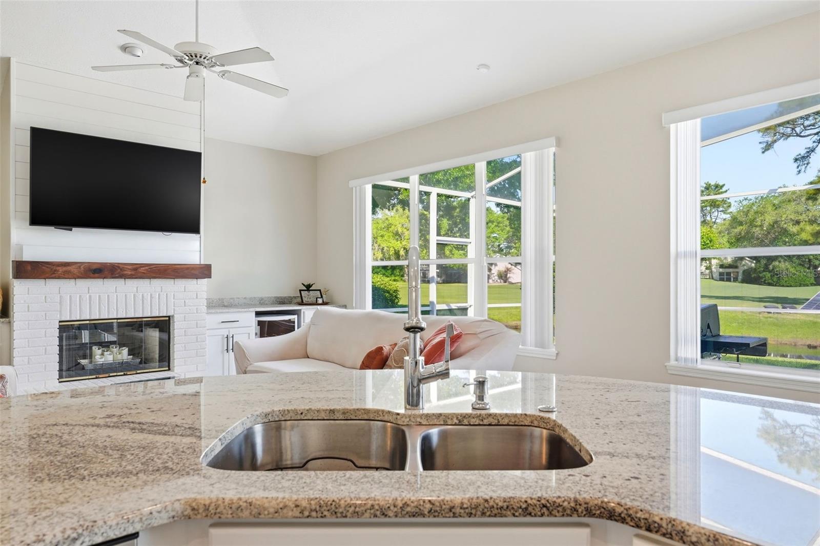 1941 CITRUS CT, MOUNT DORA, FL, 32757