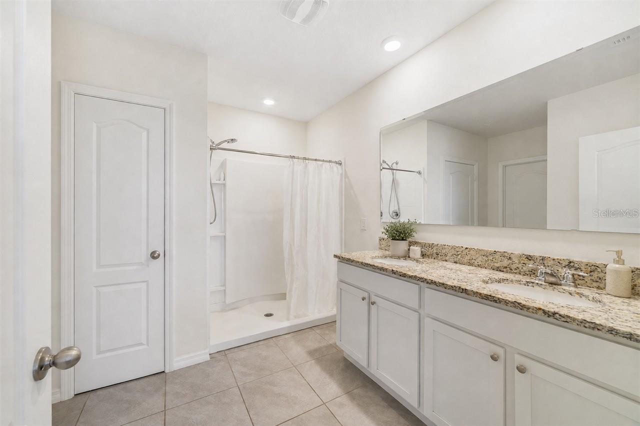 2135 E OLD MILL DR, DELTONA, FL, 32725