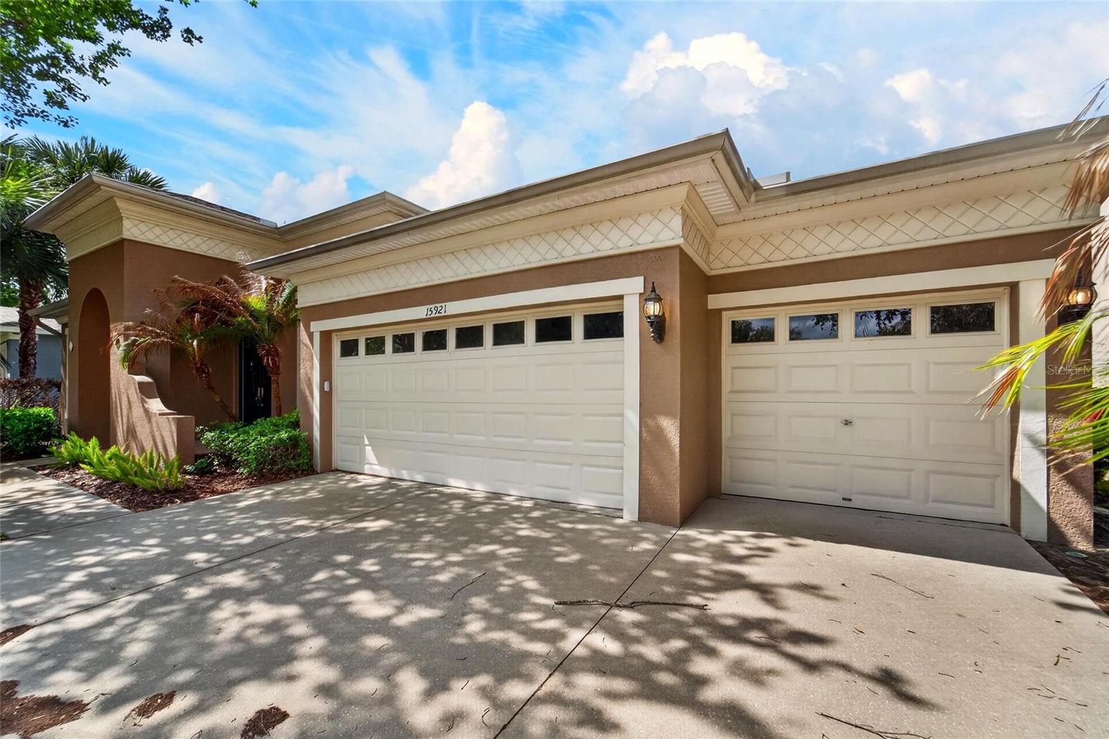 15921 PERSIMMON GROVE DR, LITHIA, FL, 33547