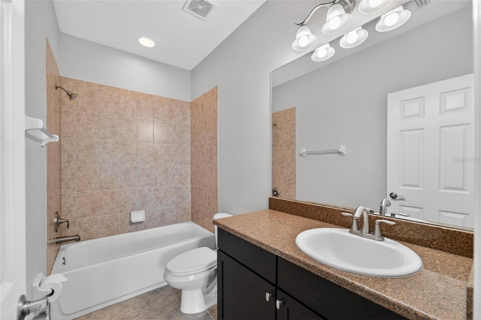 15921 PERSIMMON GROVE DR, LITHIA, FL, 33547