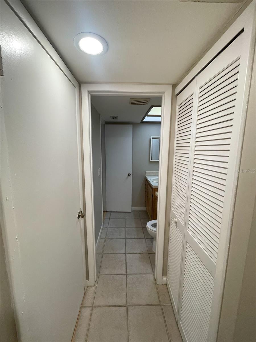 4873 PURITAN CIR #2401, TAMPA, FL, 33617