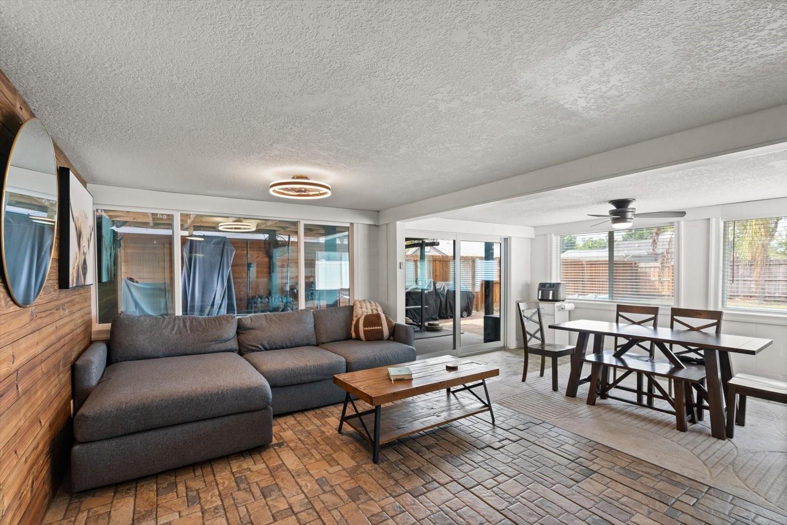 2211 OREGON ST, ORLANDO, FL, 32803