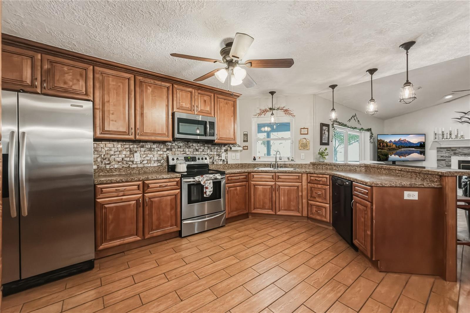 25317 TRADEWINDS DR, LAND O LAKES, FL, 34639