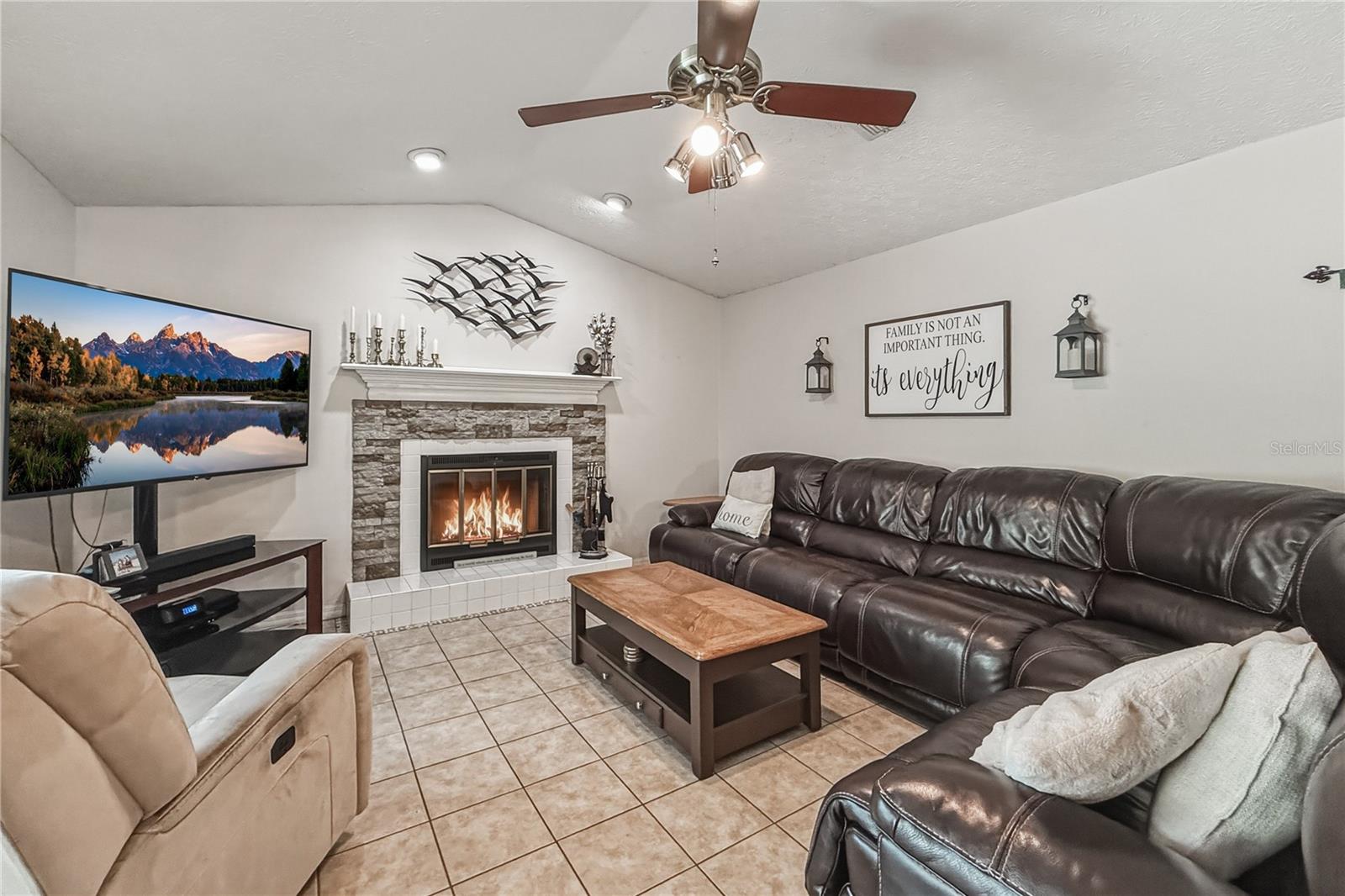 25317 TRADEWINDS DR, LAND O LAKES, FL, 34639