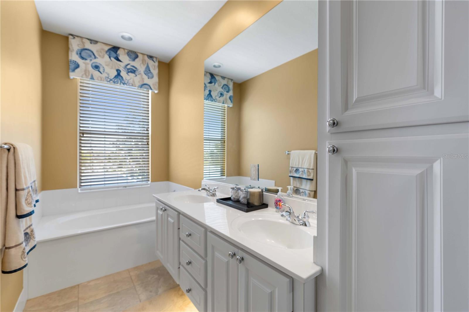 1430 BURGOS DR, SARASOTA, FL, 34238