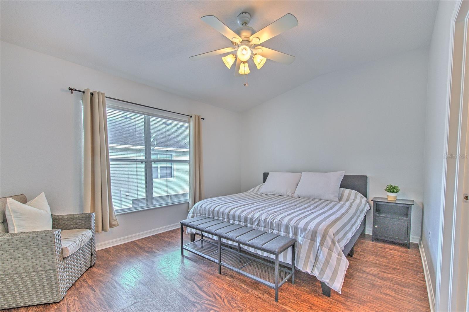 Upstairs secondary bedroom