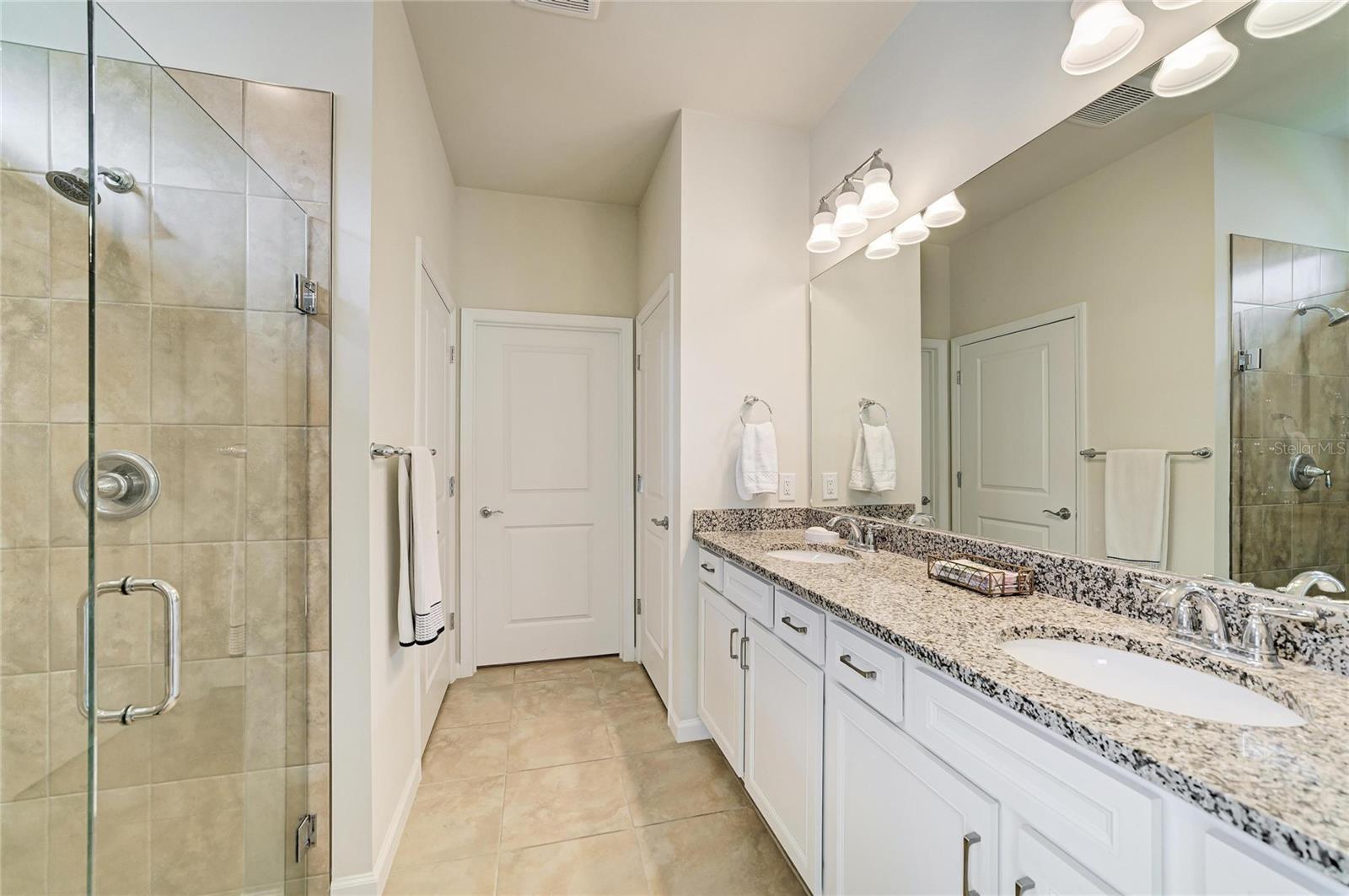 7013 HANOVER CT, LAKEWOOD RANCH, FL, 34202