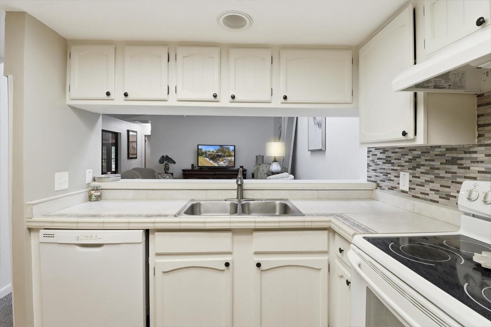 8326 W EARL LOOP, HOMOSASSA, FL, 34446