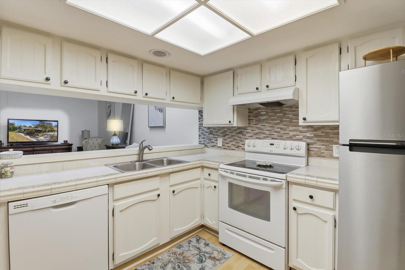8326 W EARL LOOP, HOMOSASSA, FL, 34446