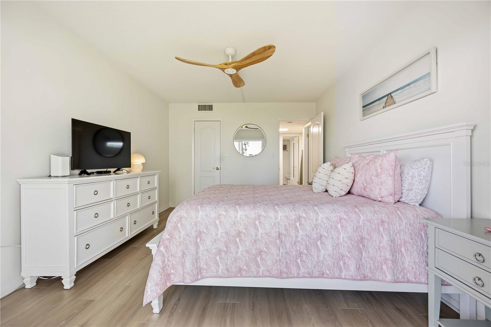 1150 TARPON CENTER DR #208, VENICE, FL, 34285