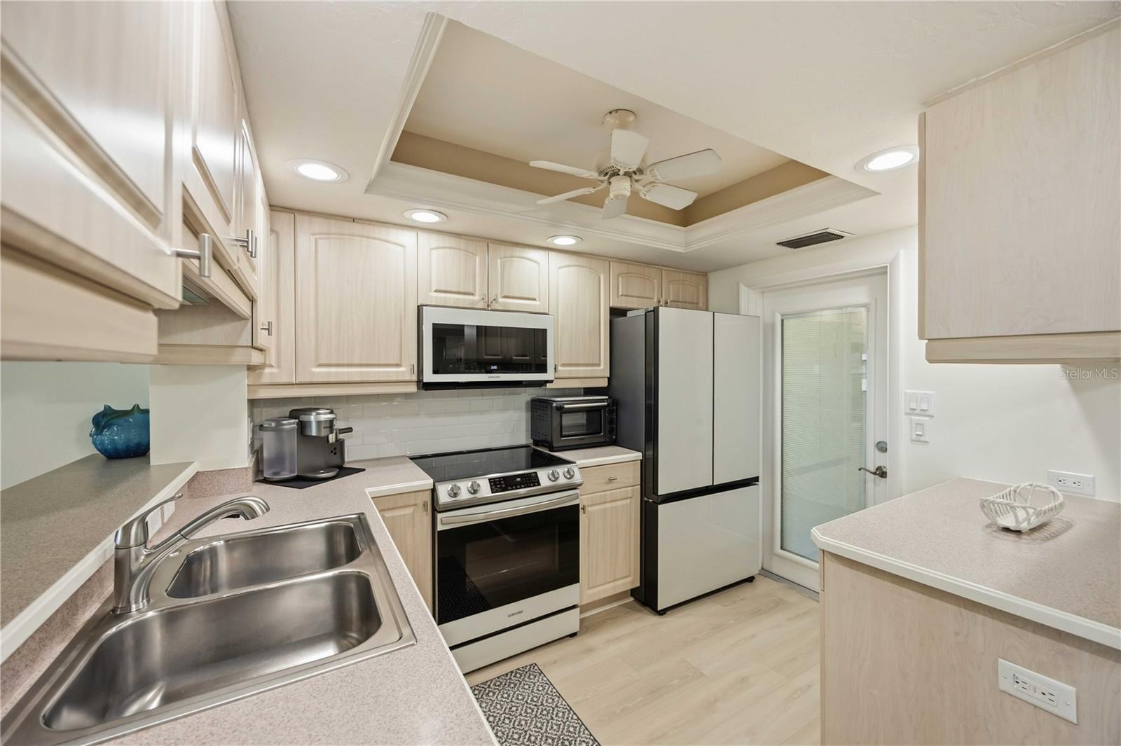 1150 TARPON CENTER DR #208, VENICE, FL, 34285