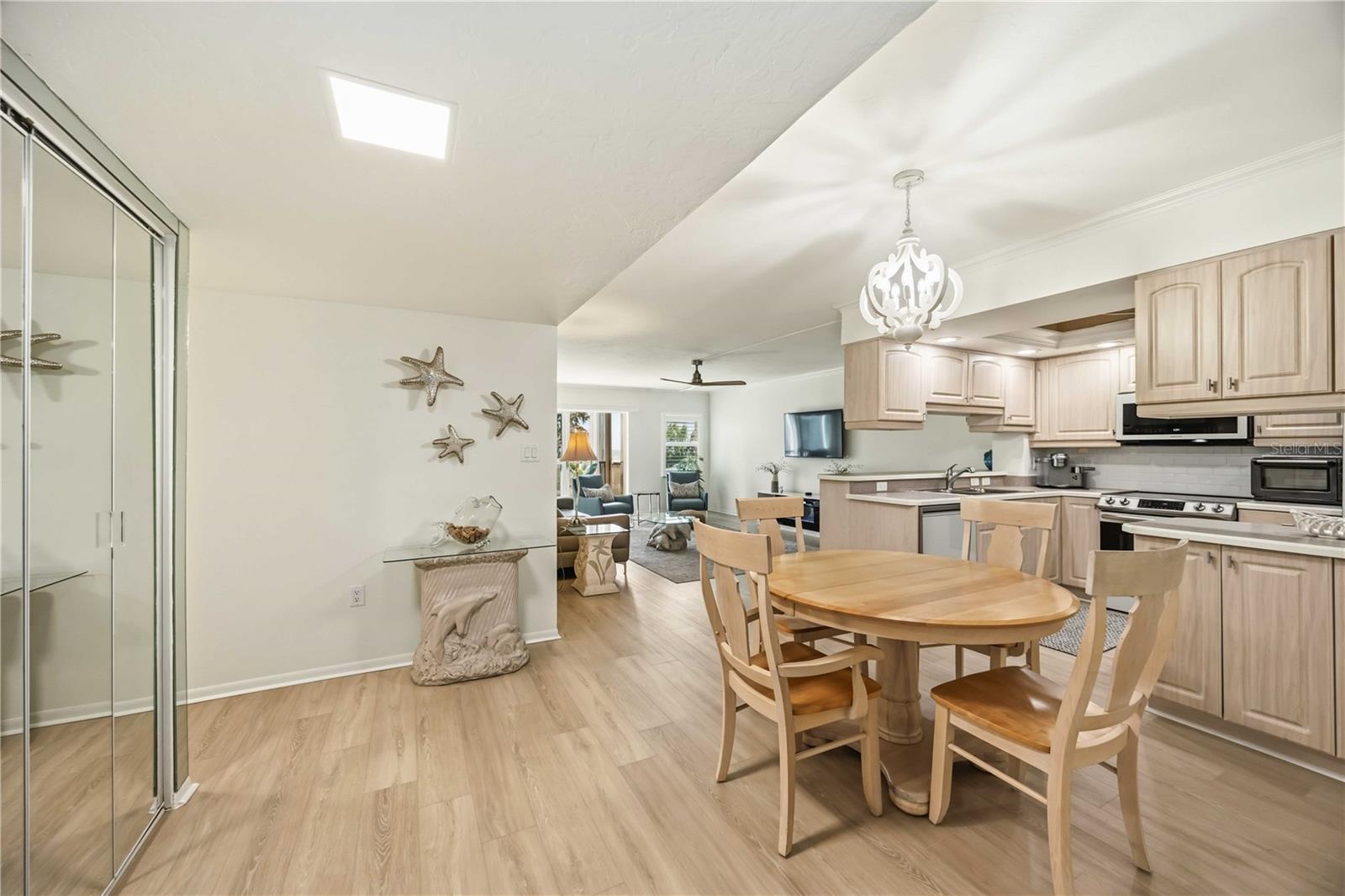 1150 TARPON CENTER DR #208, VENICE, FL, 34285