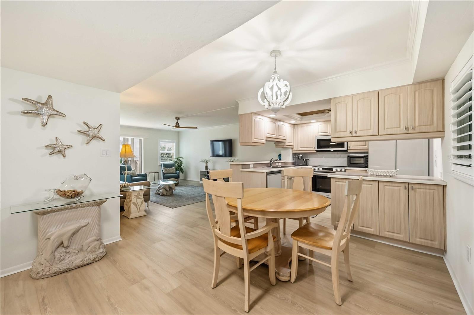 1150 TARPON CENTER DR #208, VENICE, FL, 34285