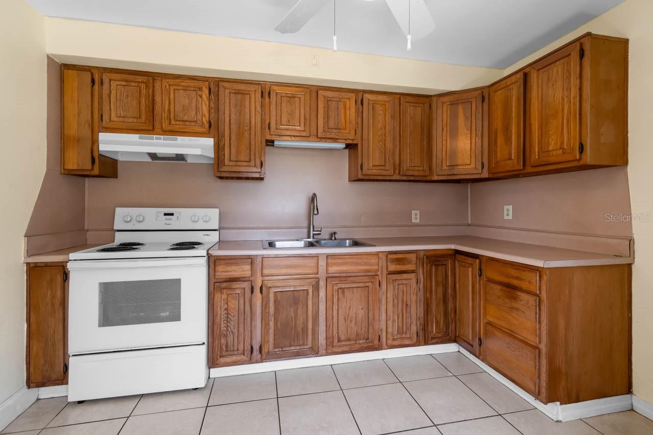 301 5TH AVE NW, RUSKIN, FL, 33570