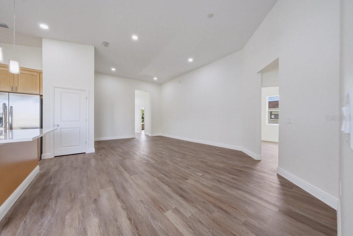 1296 MOSELLE AVE, ORLANDO, FL, 32807