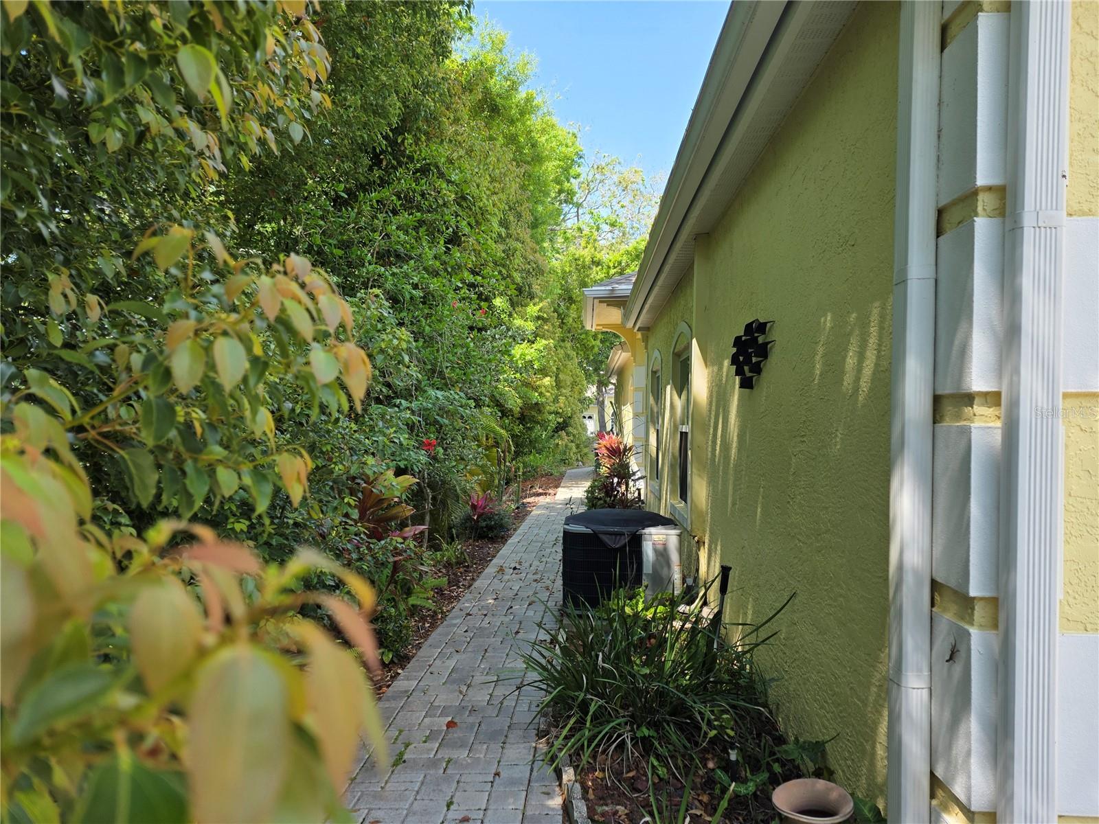 1196 ROYAL BLVD, PALM HARBOR, FL, 34684