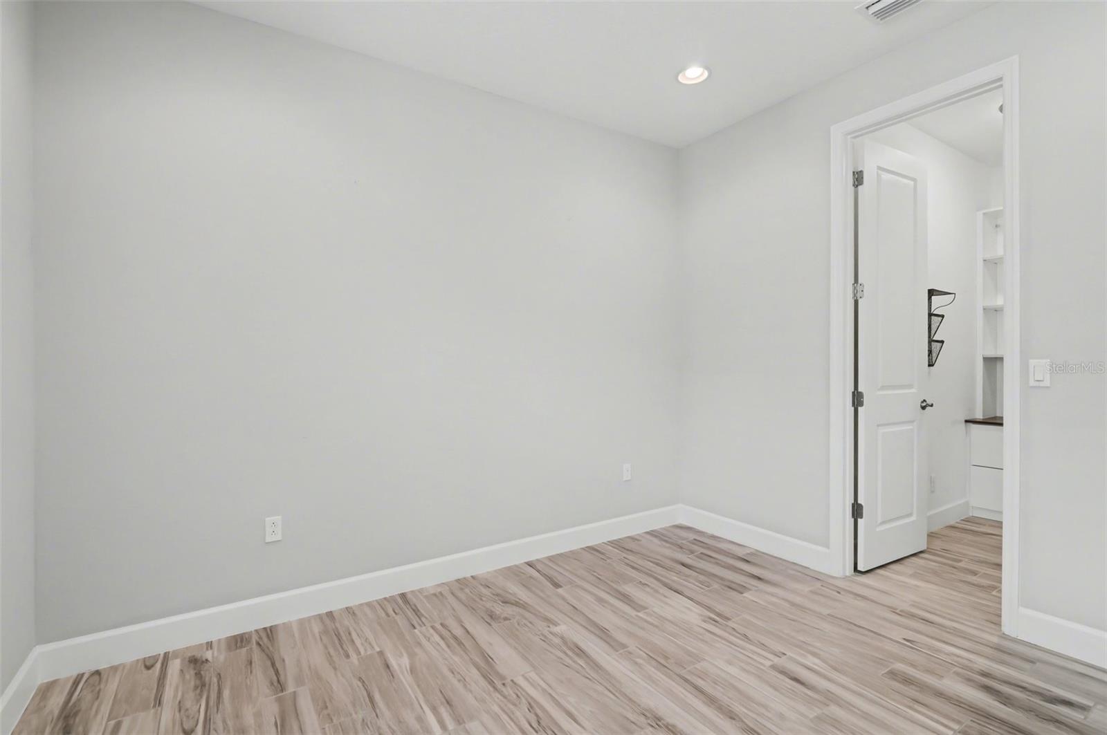 1011 VICTORIA HILLS DR S, DELAND, FL, 32724