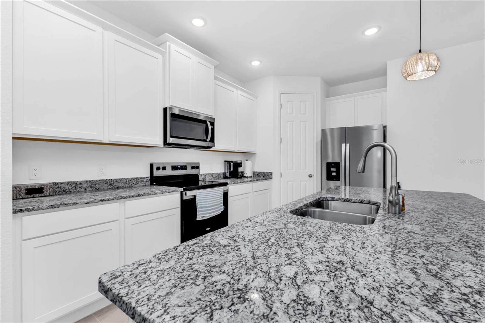 223 RIO DE JANEIRO AVE, PUNTA GORDA, FL, 33983