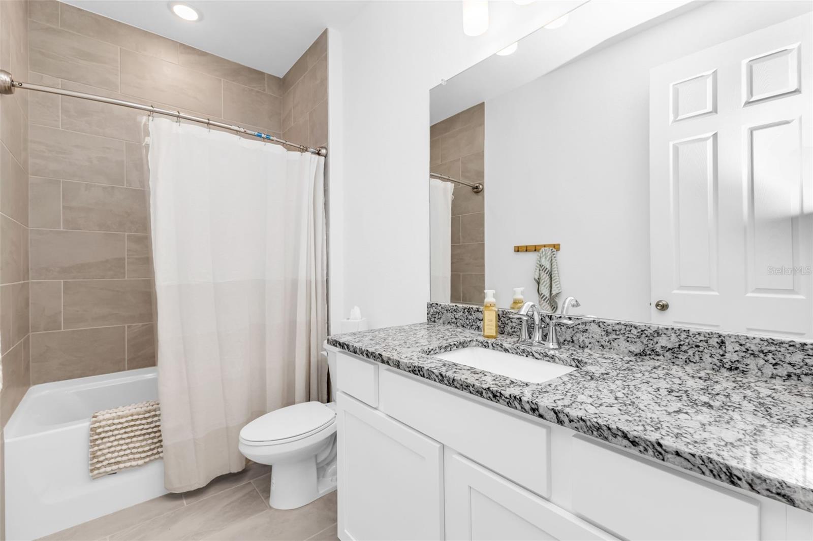 223 RIO DE JANEIRO AVE, PUNTA GORDA, FL, 33983