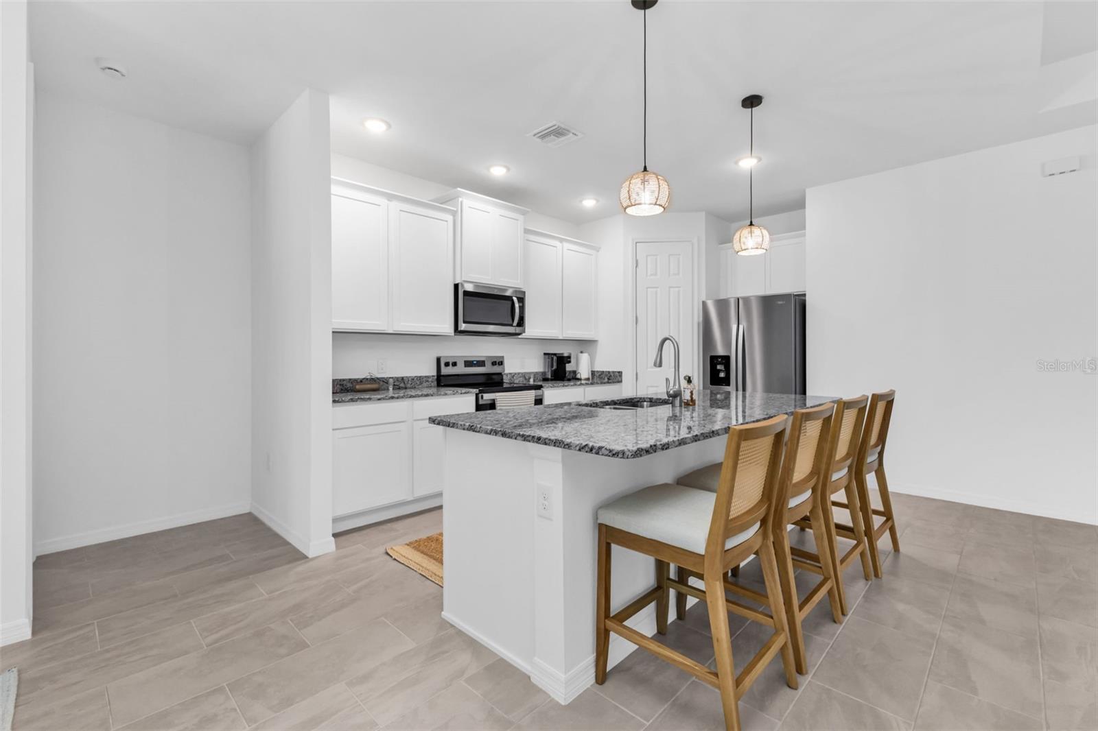223 RIO DE JANEIRO AVE, PUNTA GORDA, FL, 33983