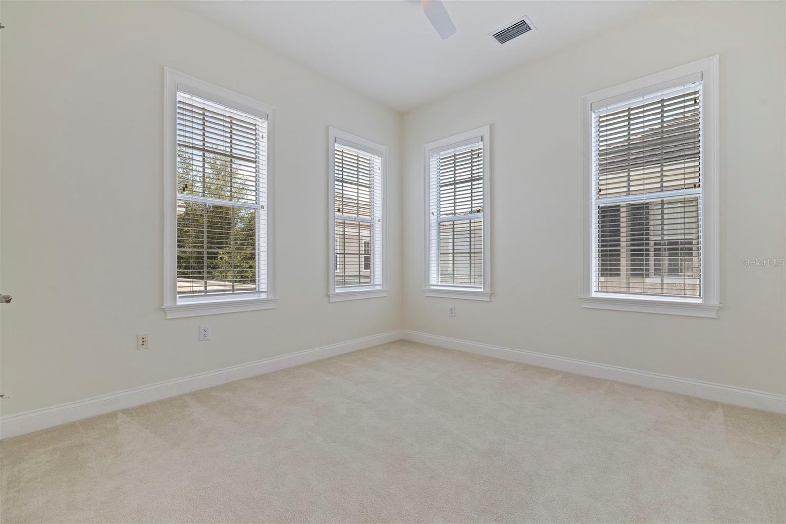 125 COMMONWEALTH CT N, ST PETERSBURG, FL, 33716
