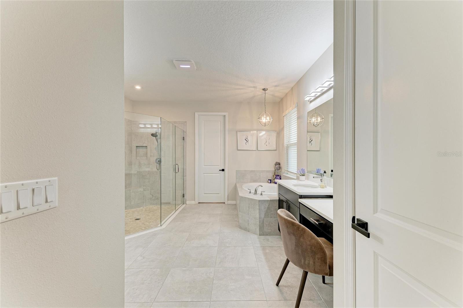 16528 PAYNES MILL DR, BRADENTON, FL, 34211