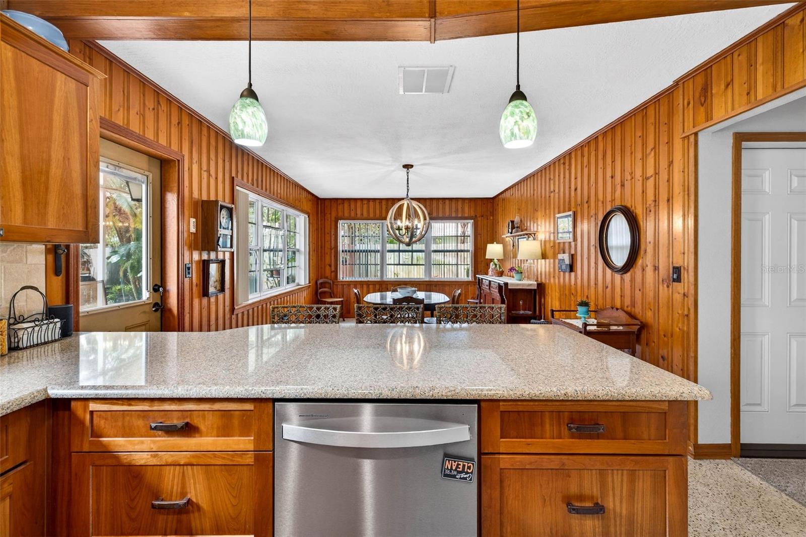 212 S LOCKMOOR AVE, TEMPLE TERRACE, FL, 33617