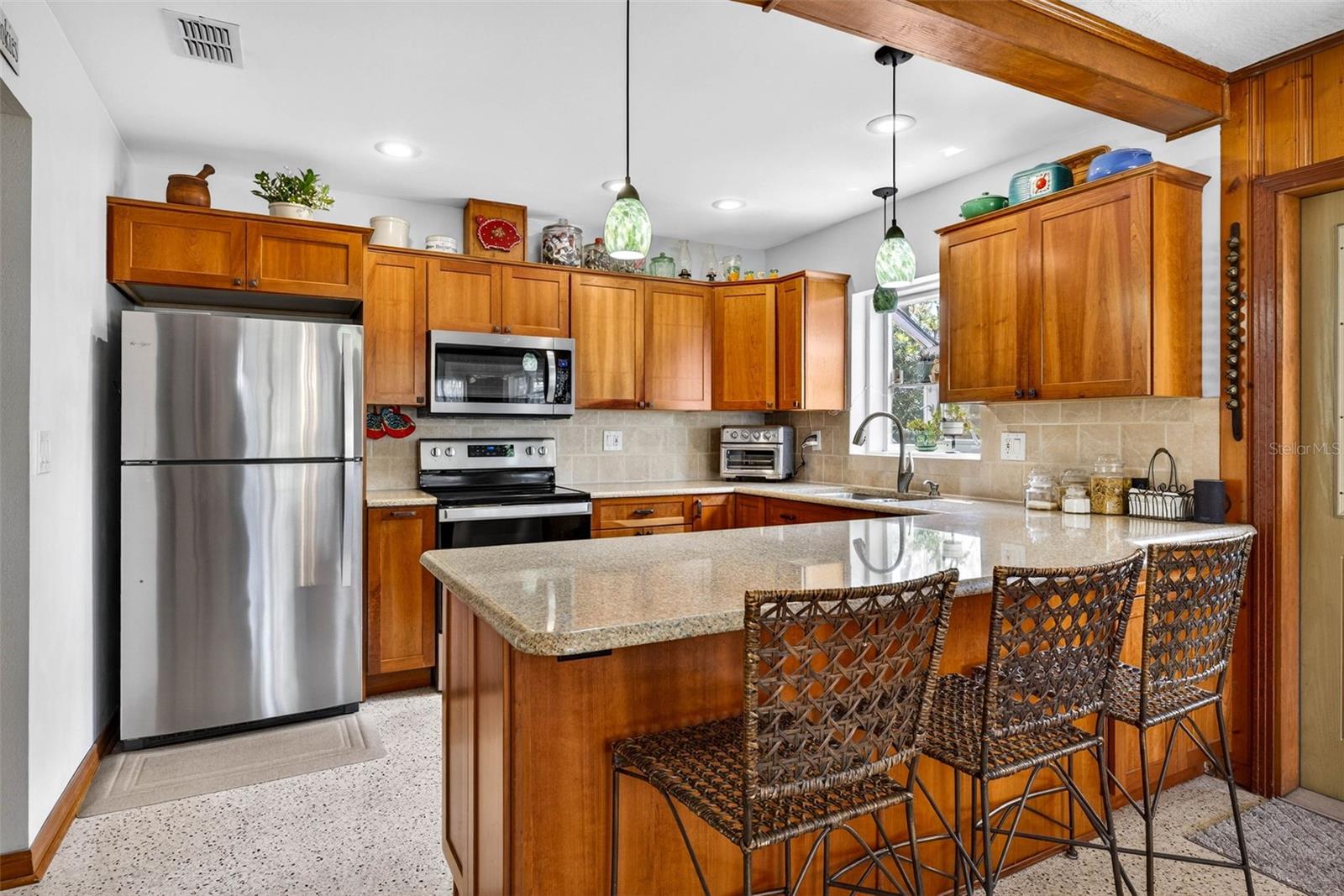 212 S LOCKMOOR AVE, TEMPLE TERRACE, FL, 33617