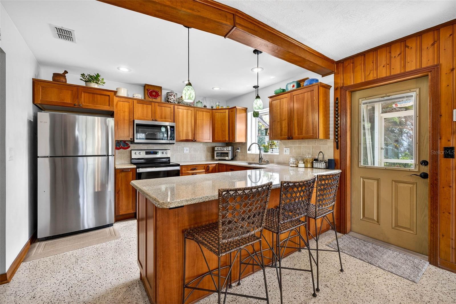 212 S LOCKMOOR AVE, TEMPLE TERRACE, FL, 33617