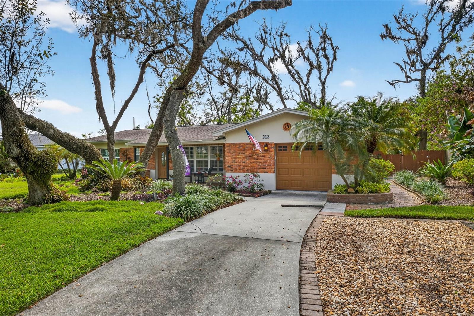 212 S LOCKMOOR AVE, TEMPLE TERRACE, FL, 33617