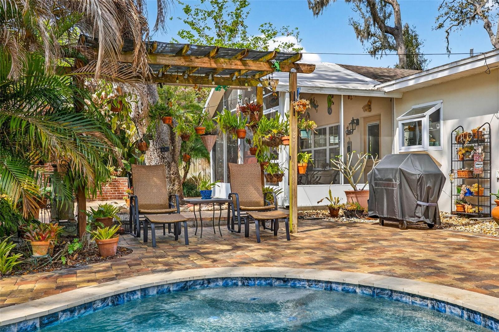 212 S LOCKMOOR AVE, TEMPLE TERRACE, FL, 33617