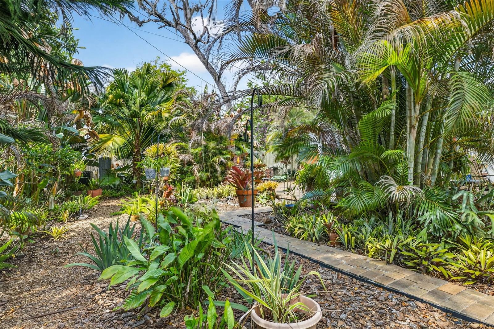 212 S LOCKMOOR AVE, TEMPLE TERRACE, FL, 33617
