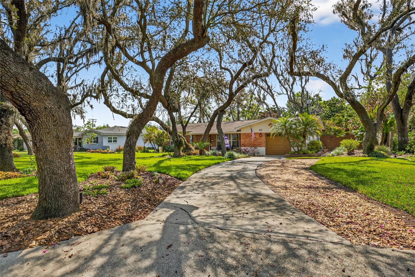 212 S LOCKMOOR AVE, TEMPLE TERRACE, FL, 33617