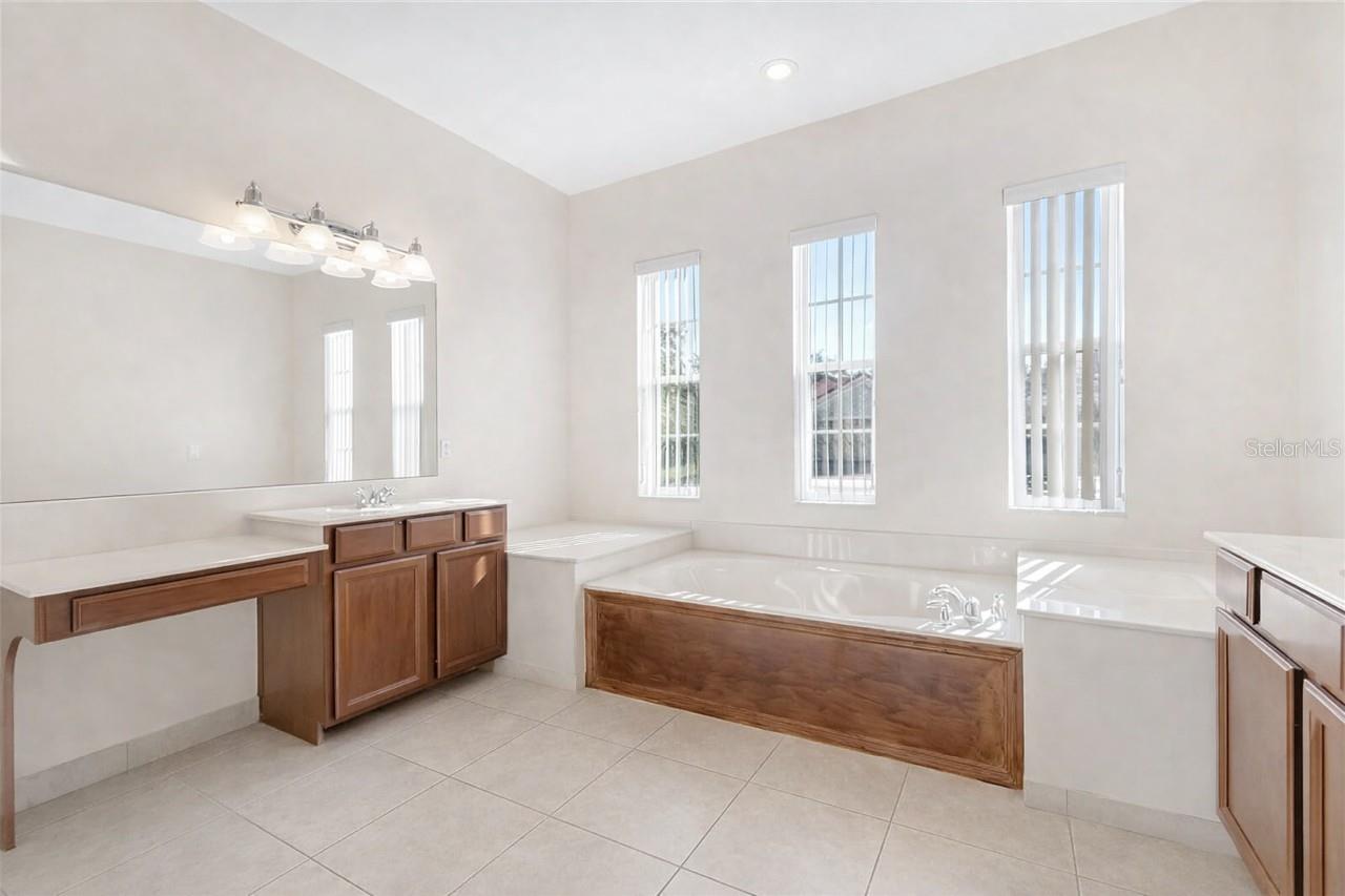 3821 SHOREVIEW DR, KISSIMMEE, FL, 34744