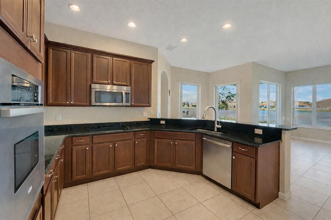 3821 SHOREVIEW DR, KISSIMMEE, FL, 34744