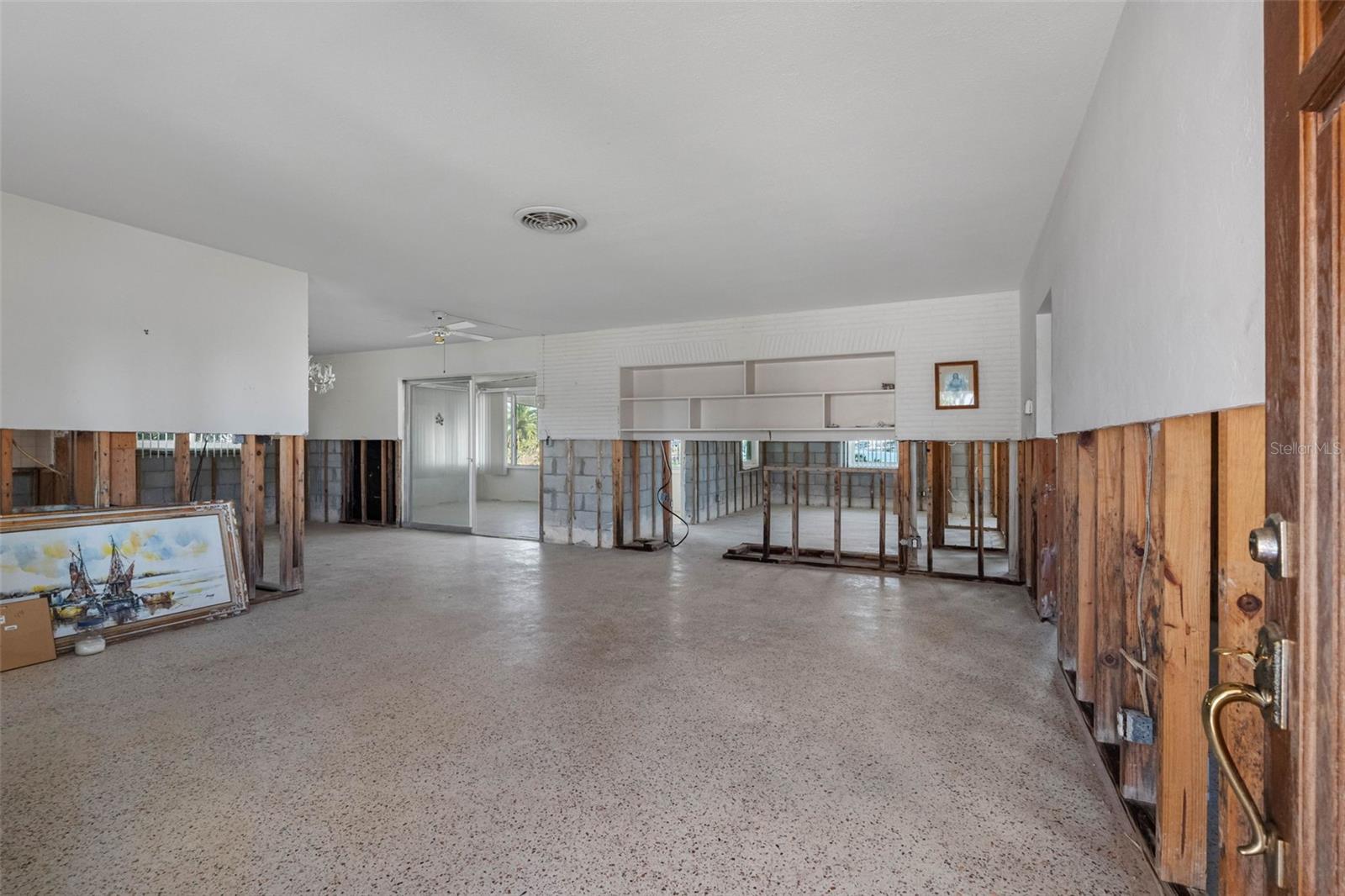 Open concept floorplan.