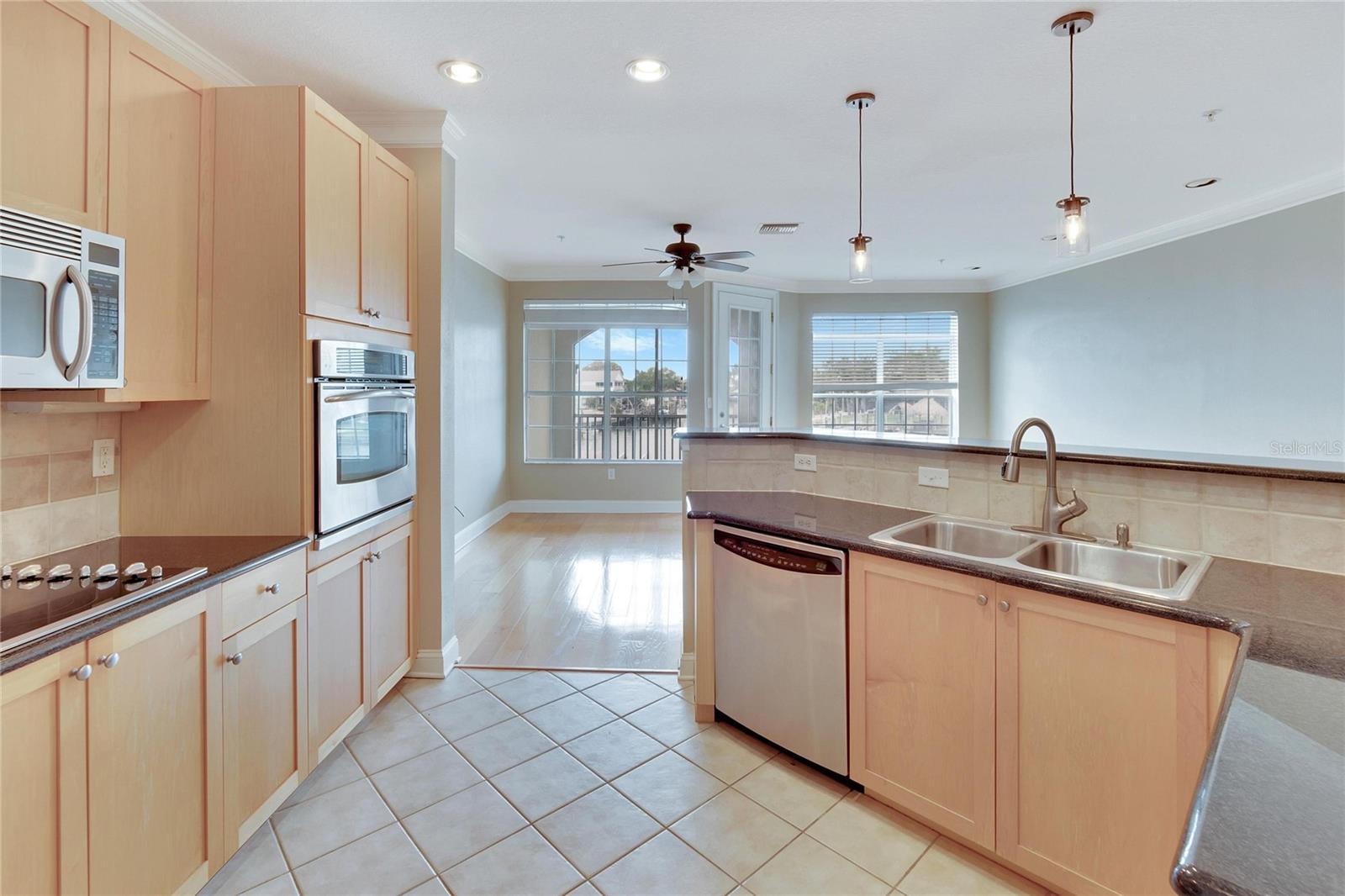 6414 SUNSET BAY CIR, APOLLO BEACH, FL, 33572