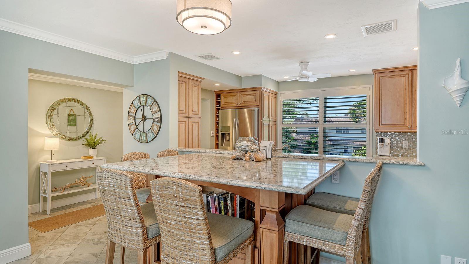 605 SUTTON PL #201, LONGBOAT KEY, FL, 34228
