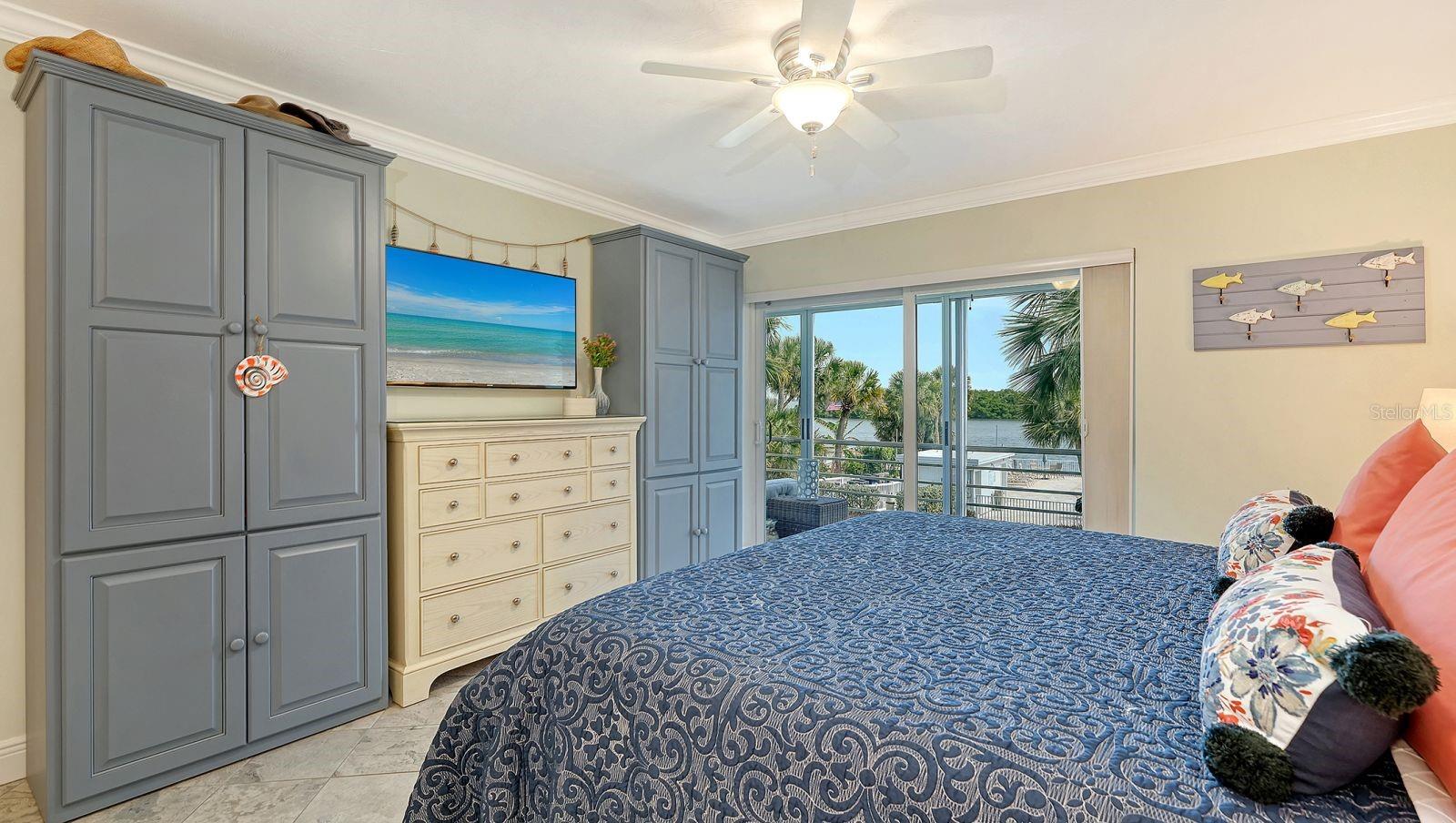 605 SUTTON PL #201, LONGBOAT KEY, FL, 34228